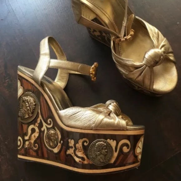 Dolce & Gabbana Shoes - Amazing sandals